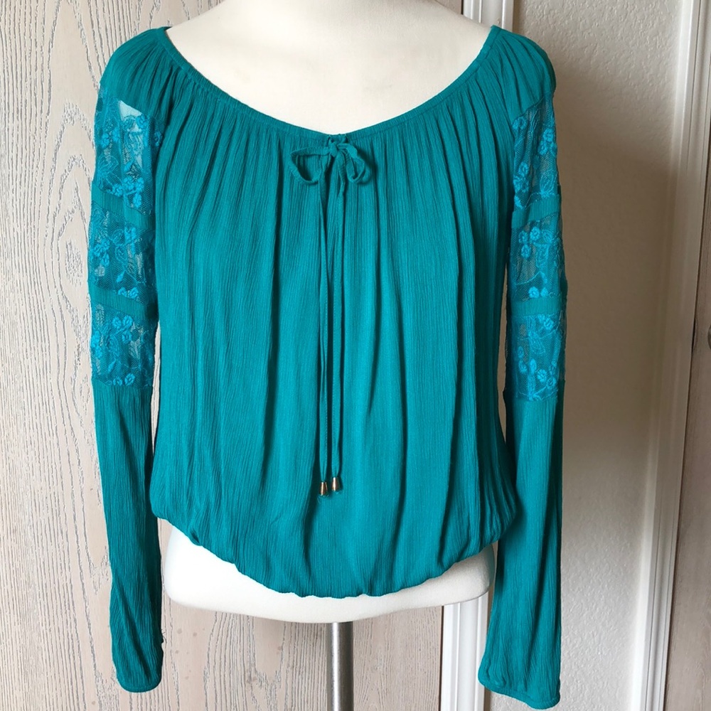 Double Zero Lace Sleeve Boho Top